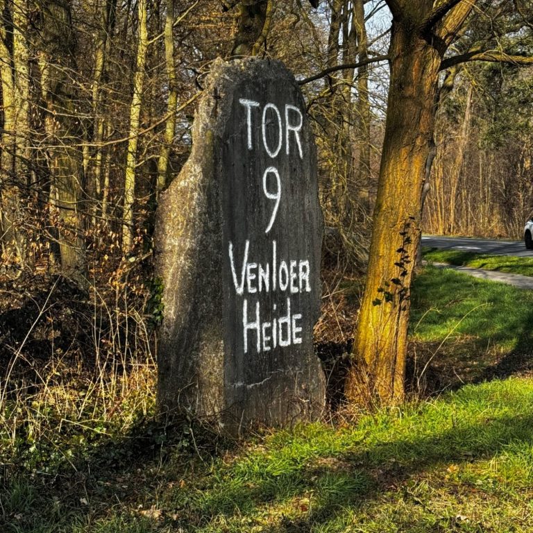 Eingang zur Venloer Heide. Der Grenzübergang Tor 9, auch als grüne Grenze bekannt.
